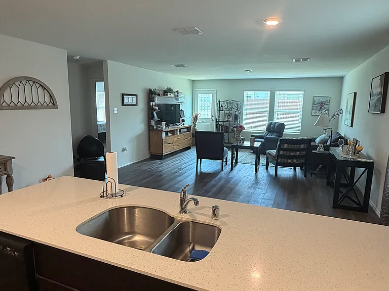 2910 Acacia Dr — Photo 8