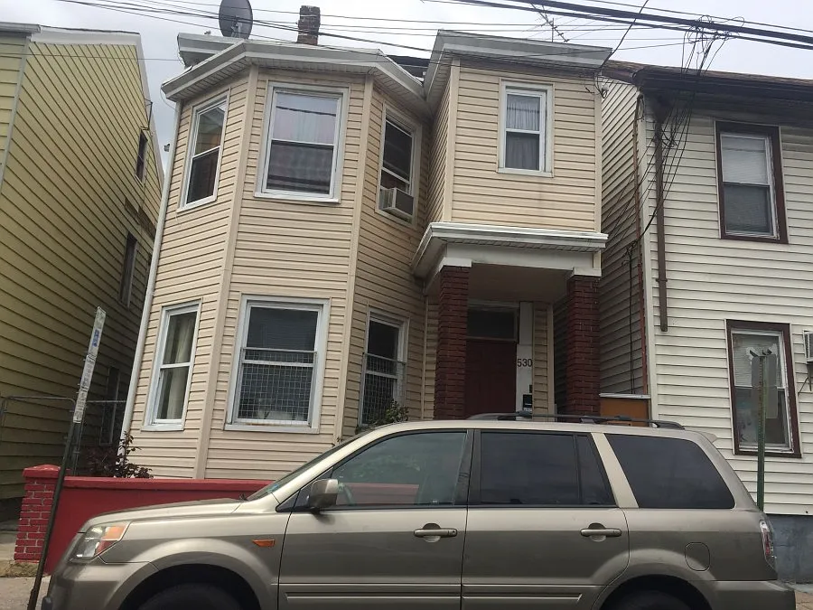 530 Summer St photo 1