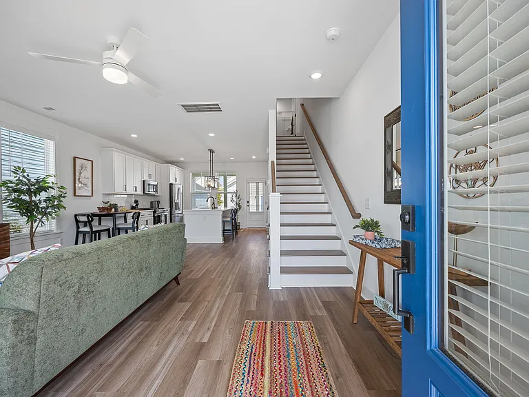712 Rumbling Leaf Ln — Photo 21
