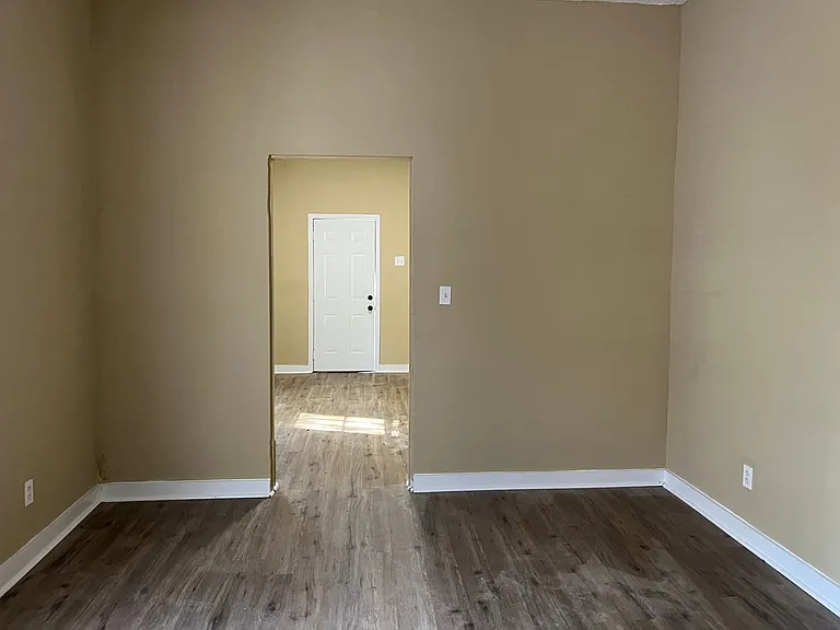 629 Wright St — Photo 12