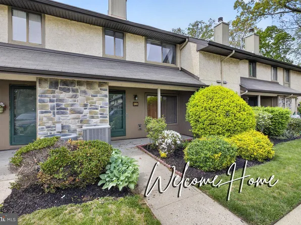 241 Hampshire Dr, Plainsboro, NJ 08536