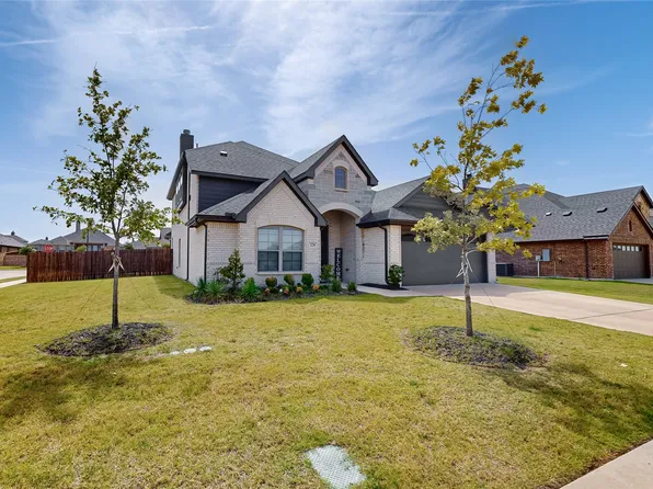 228 Lone Star Dr, Waxahachie, TX 75165
