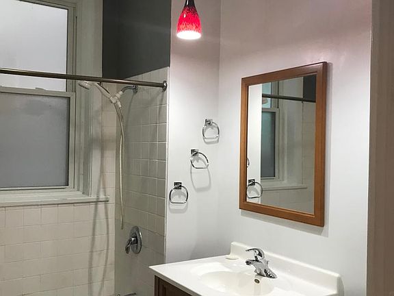 5th image of 4118 N Clarendon Ave #1