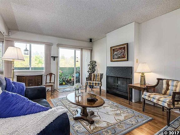 3rd image of 1810 Cole Ave APT 4