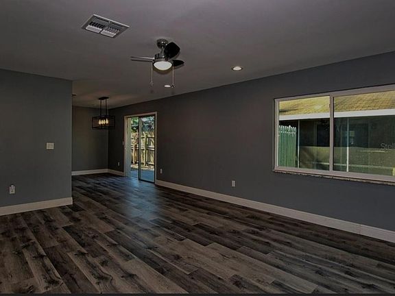 3rd image of 1106 Rainbow Dr