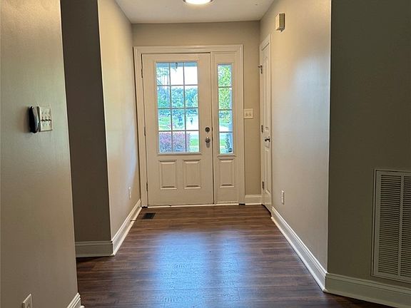 3rd image of 419 Orchard Falls Dr