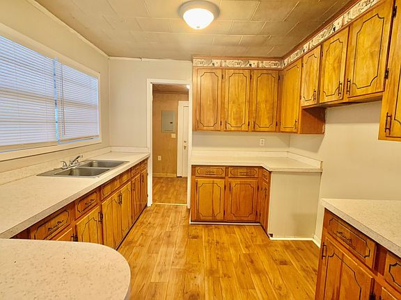 3rd image of 203 W Campbell Ave