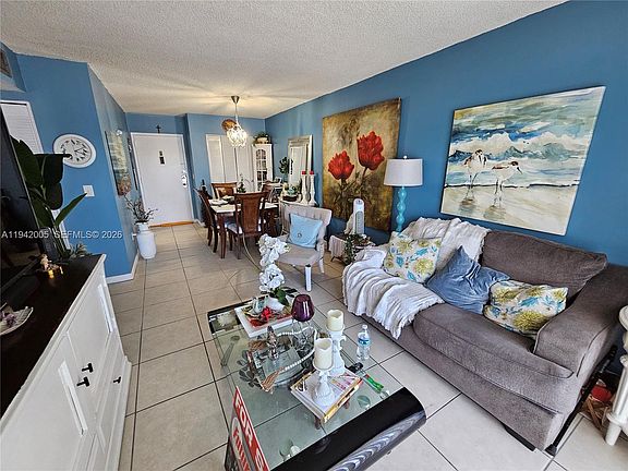 4th image of 6820 W Flagler St APT 202