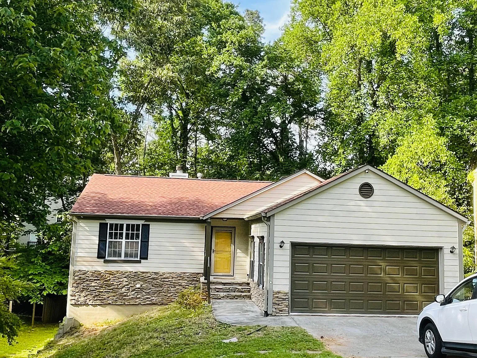 535 Abbotts Hill Ln — Photo 1