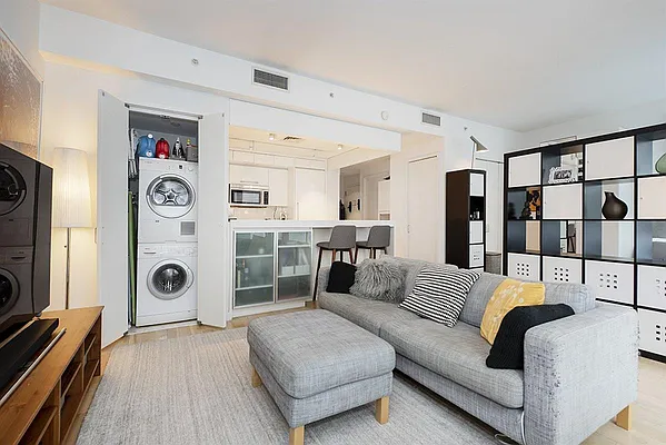 Rented by Triplemint | media 27