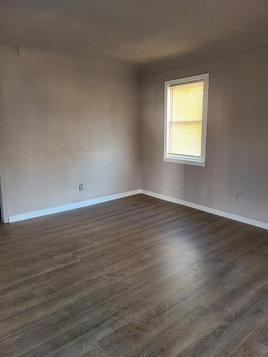 Building Photo - 6219 Greenview Ave