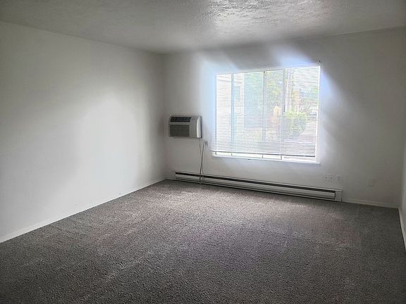 4th image of 2615 SE 119th Ave #0