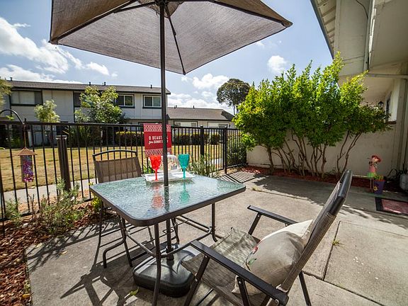 4th image of 4265 Las Feliz Ct