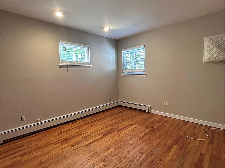 21A Thorney Ave — Photo 3