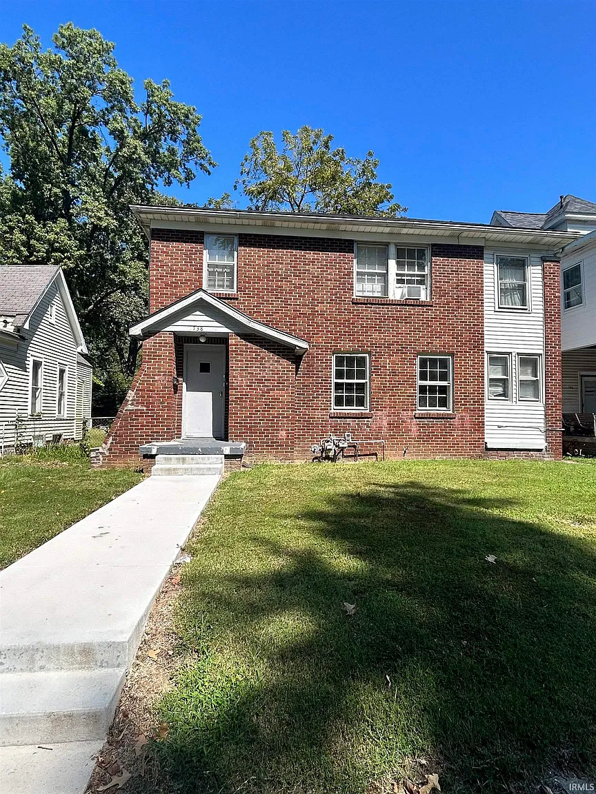 738 E Powell Ave photo 1