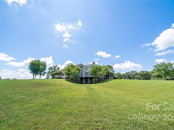 5th image of 130 Moran Dr