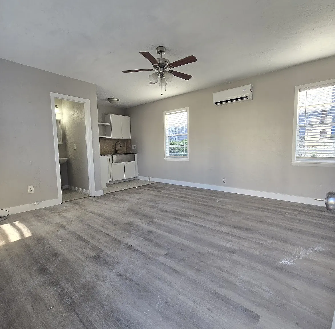 1 bed, 308 sqft, $749 — Photo 4
