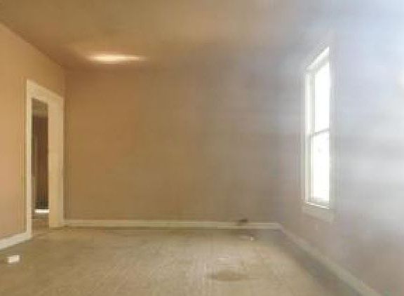 5th image of 2743 Bentley Ave