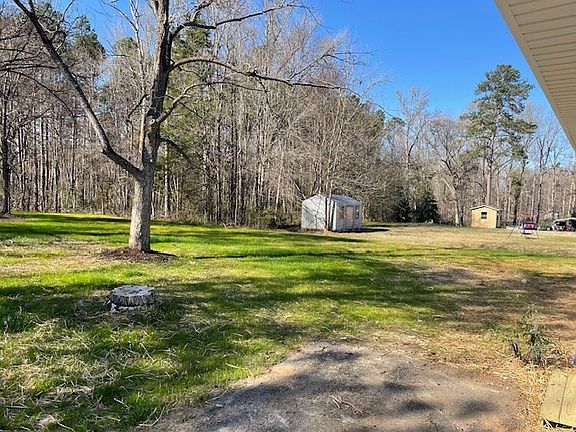 5th image of 1003 Northside Dr E