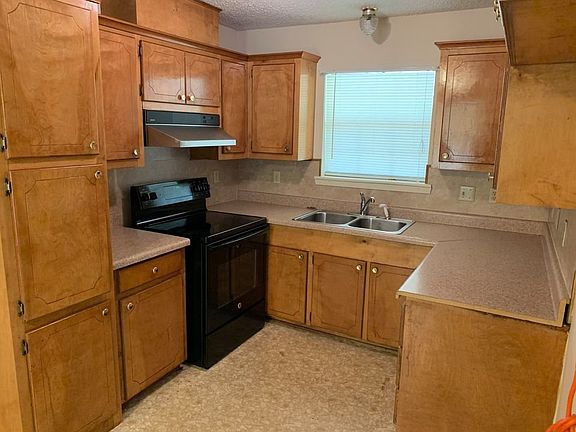 4th image of 123 Stone Dr