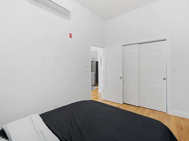 263 Halsey St #1R — Photo 3