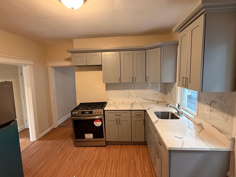 1st image of 155 N 16th St #2