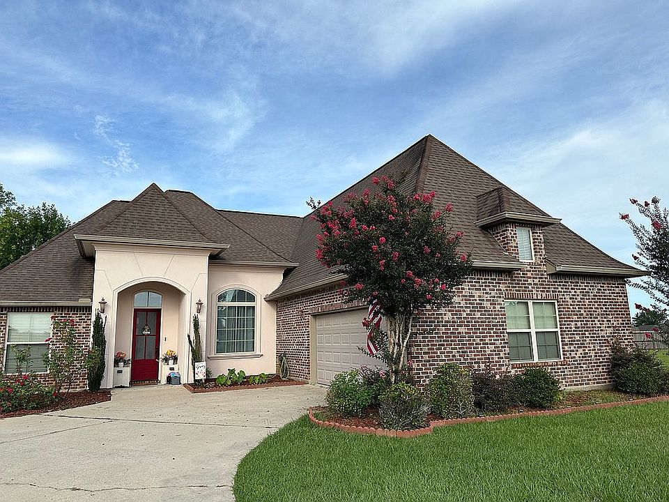 1st image of 10 Cimmaron Ln