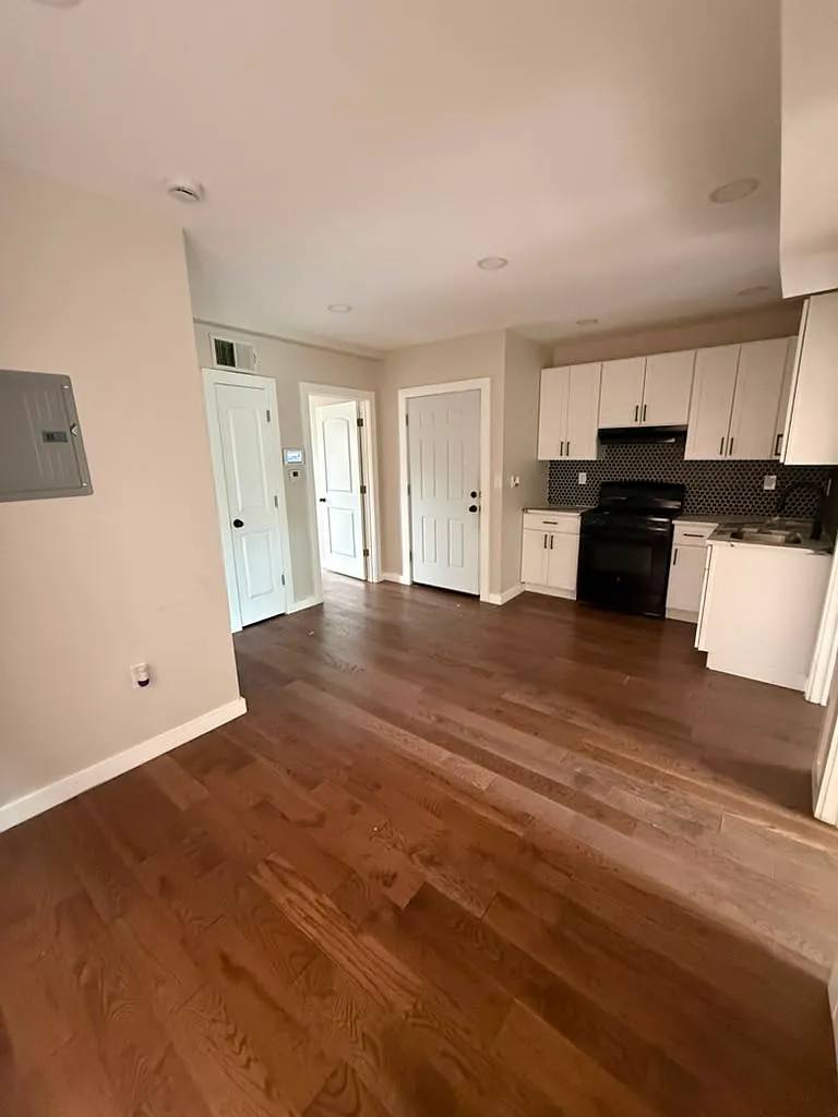 303 Mechanic St — Photo 3