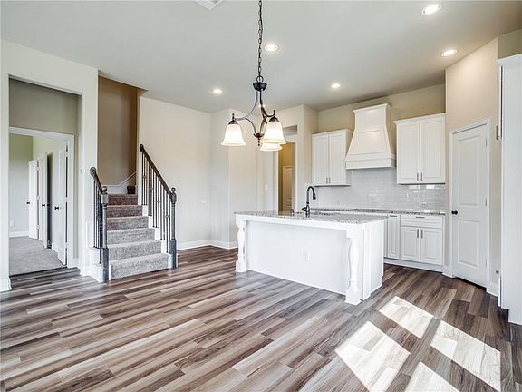 5th image of 1601 Canals Dr