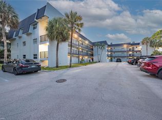 8002 Lagos De Campo Blvd #B-101, Tamarac, FL 33321