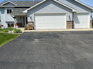 101 Albion Cir, Maple Lake, MN 55358