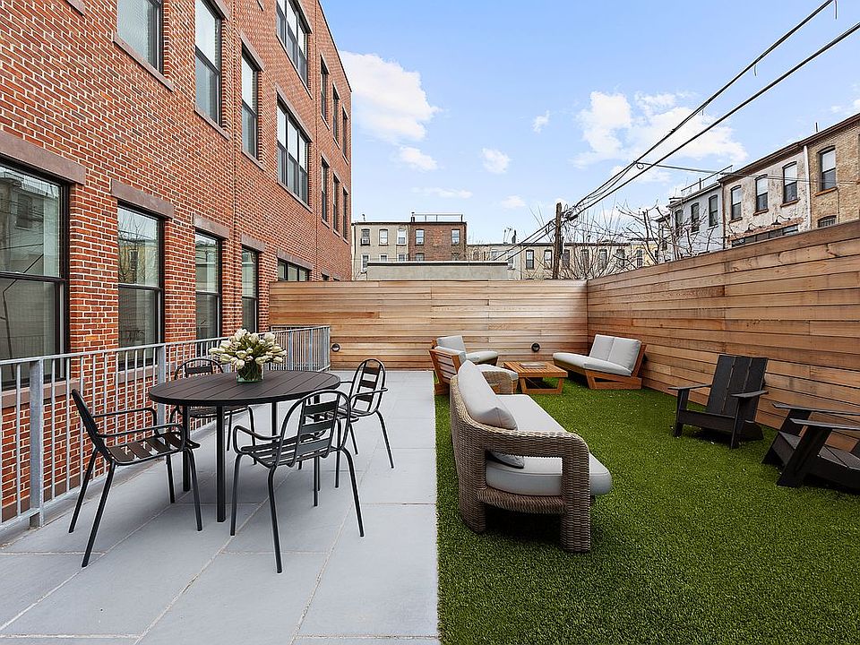 1st image of 524 Halsey St #107