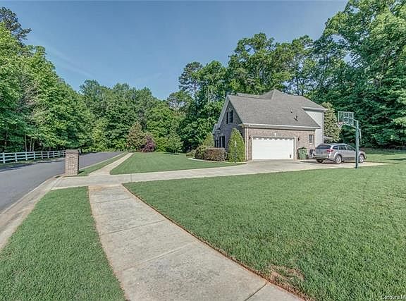 3rd image of 101 Creek Side Dr