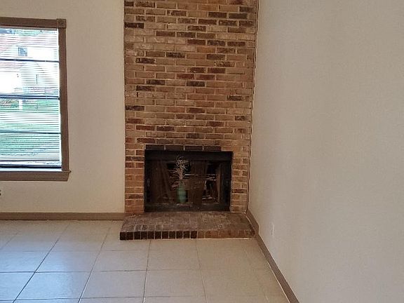 5th image of 2-1102 Monticello Ln Unit 2