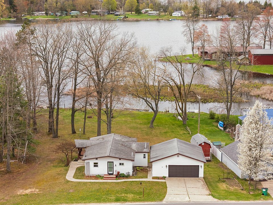 1st image of 20041 E Chippewa Lake Dr