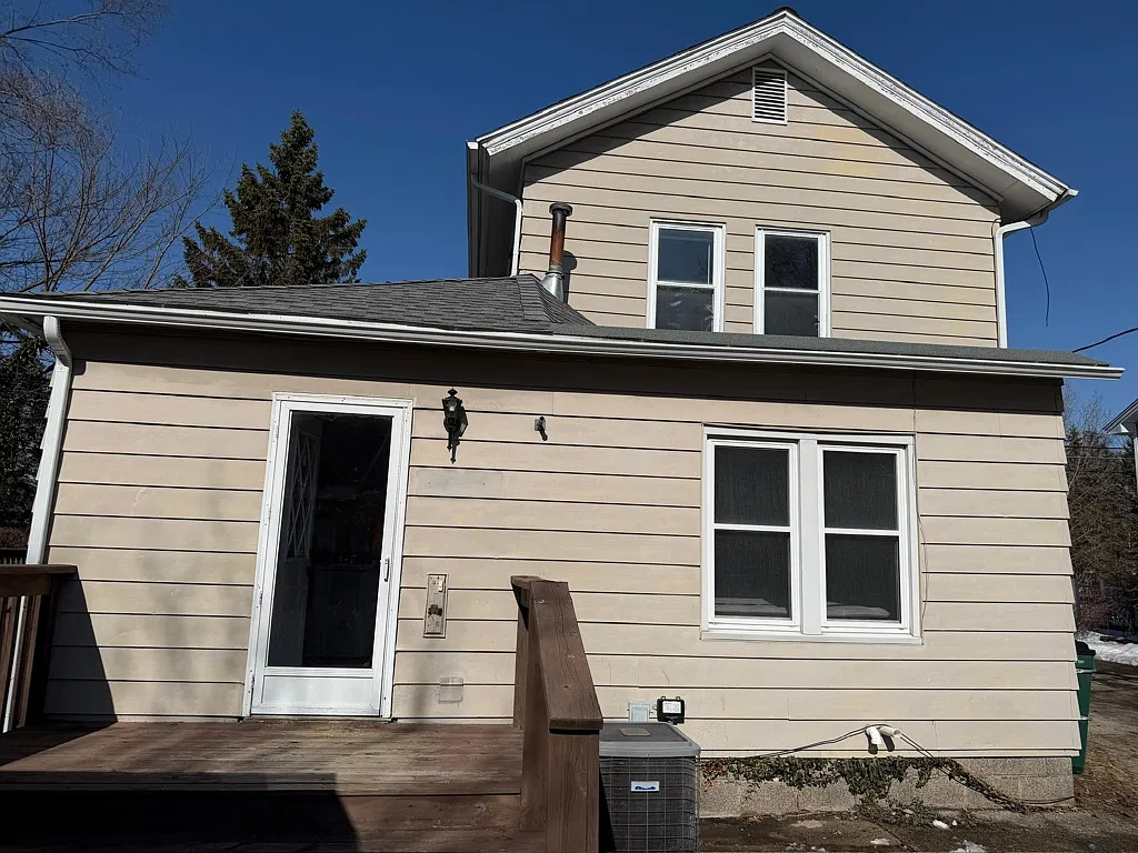 3 bed, 1495 sqft, $2,300 — Photo 3