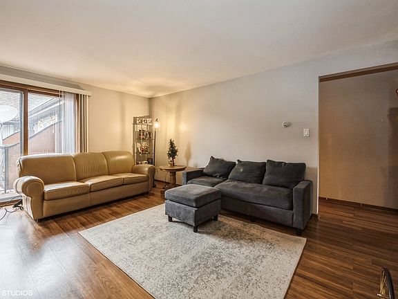2nd image of 3605 N Narragansett Ave APT 305