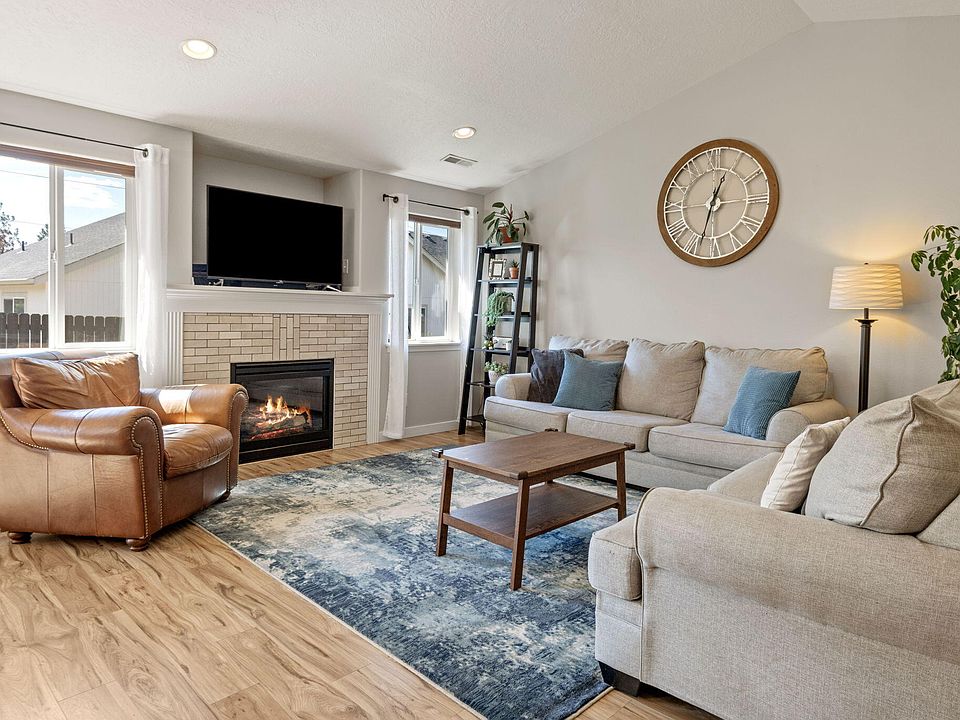 1st image of 321 SW Antler Ridge Ct