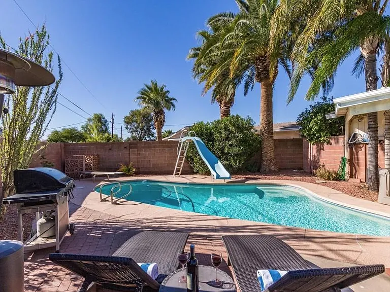8743 E Keim Dr — Photo 2