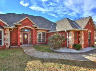 1331 Red Oak Ln, Blanchard, OK 73010