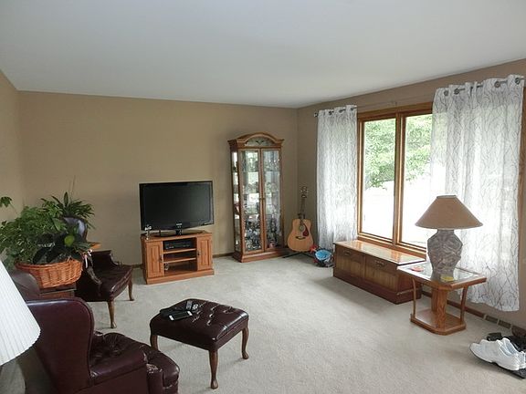 3rd image of 16449 Horseshoe Dr