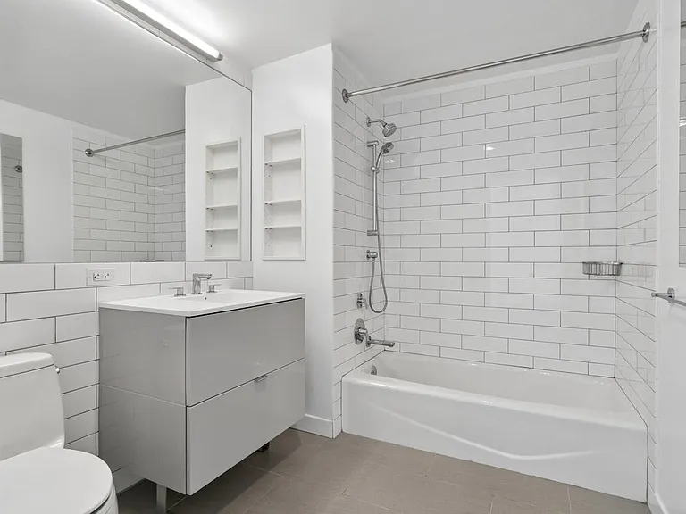 400 W 113th St #104 — Photo 7