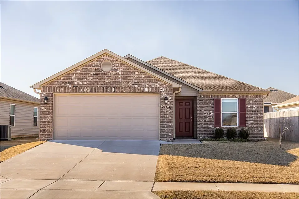 3 bed, 1216 sqft, $1,500 — Photo 1