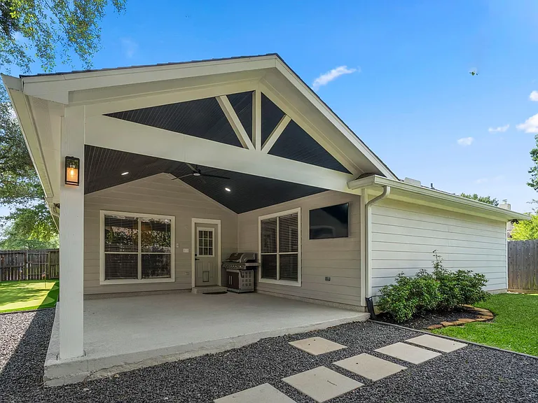 5802 Sawyer Bend Ln — Photo 34