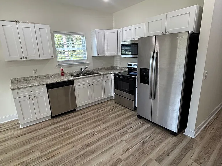 409 Carter Rd — Photo 2