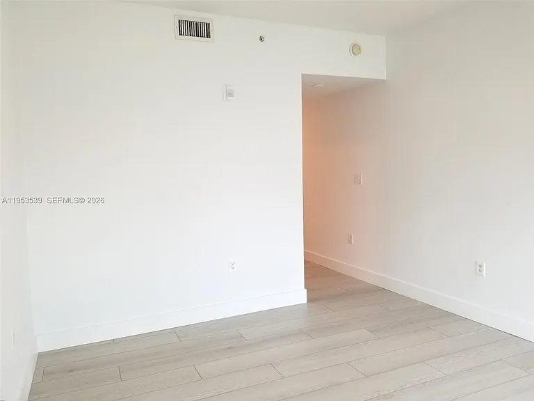 6580 Indian Creek Dr #201 — Photo 24