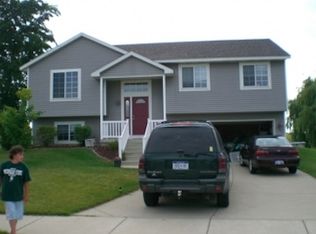326 Voyager Ct, Wayland, MI 49348