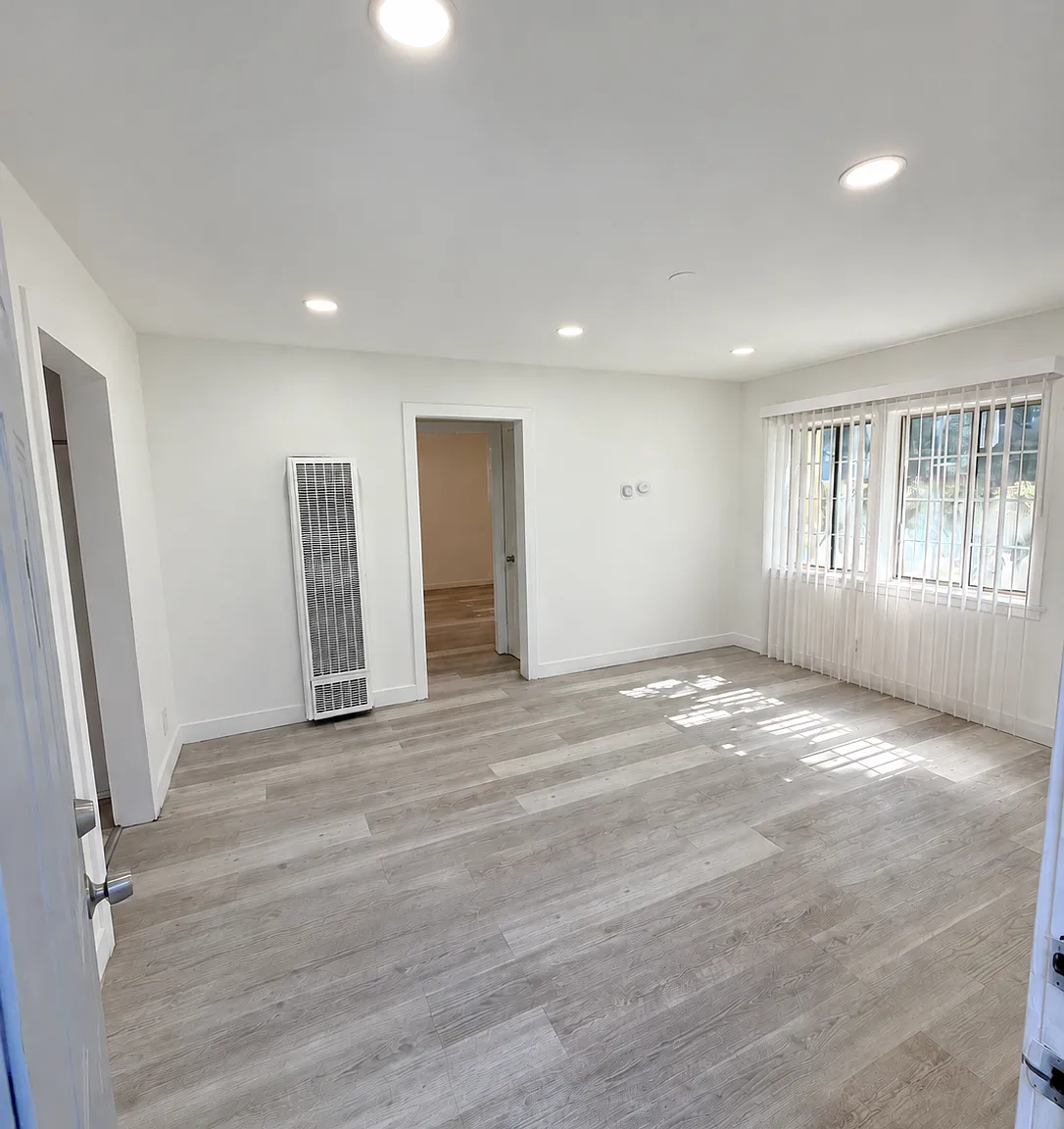 225 E Taylor St — Photo 2