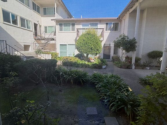 2nd image of 370 Clay St APT 3