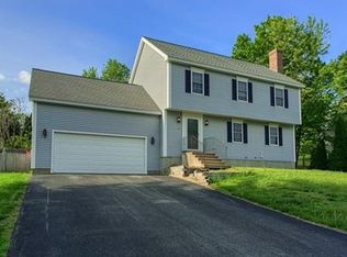 14 Fieldstone Dr, Gardner, MA 01440
